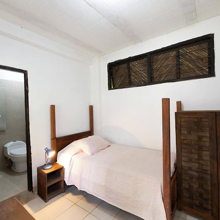 Hostal La Media Luna ปาโลมิโน ภายนอก รูปภาพ