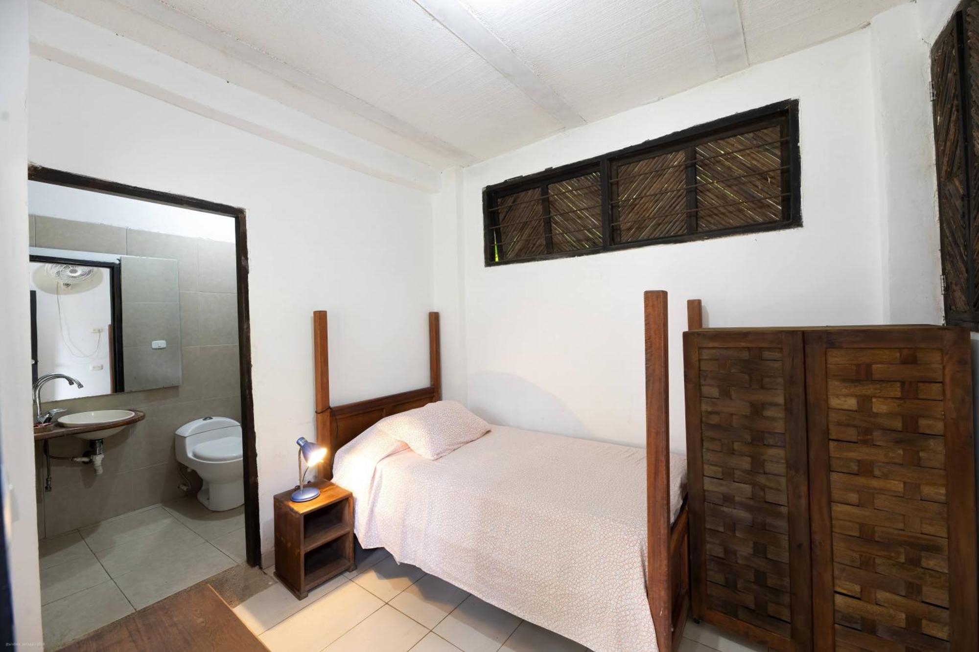 Hostal La Media Luna ปาโลมิโน ภายนอก รูปภาพ