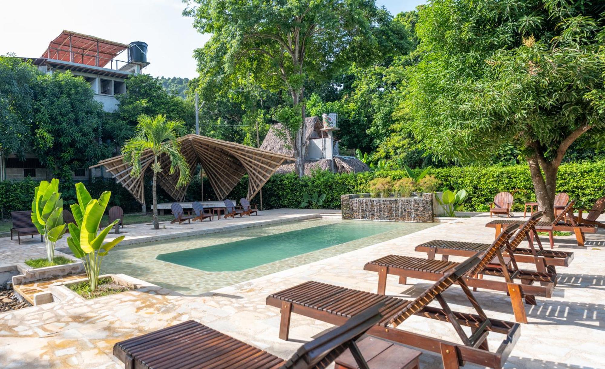 Hostal La Media Luna ปาโลมิโน ภายนอก รูปภาพ