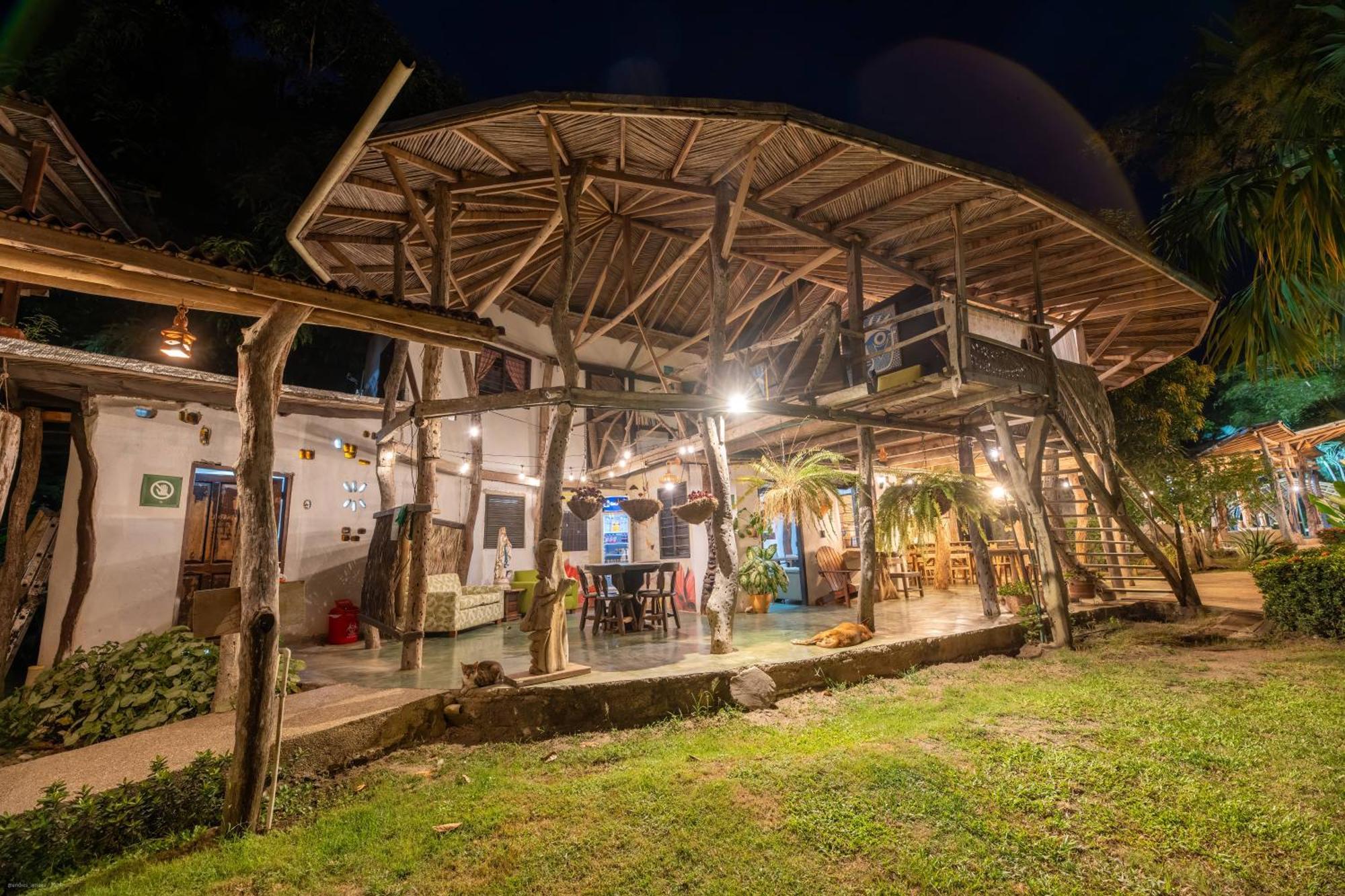 Hostal La Media Luna ปาโลมิโน ภายนอก รูปภาพ