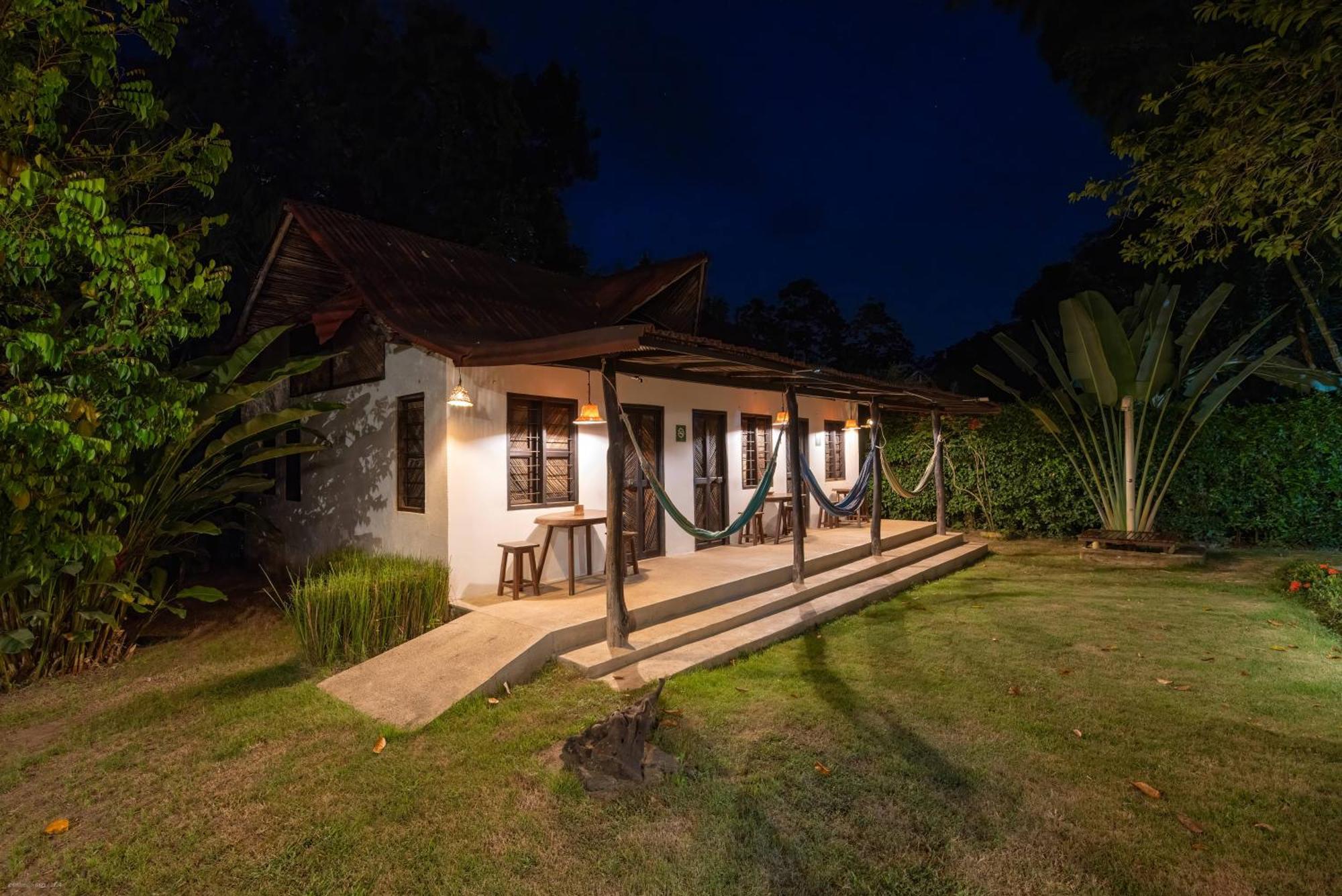 Hostal La Media Luna ปาโลมิโน ภายนอก รูปภาพ