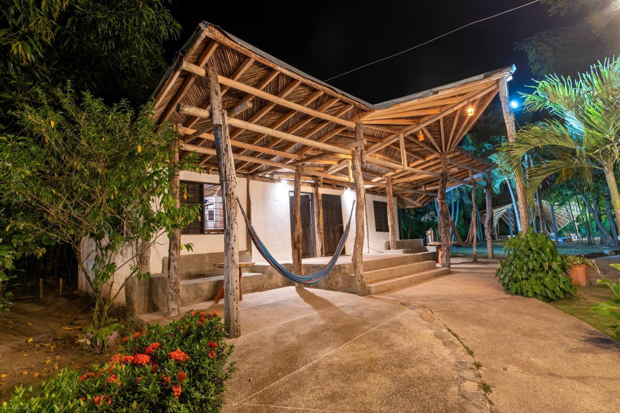 Hostal La Media Luna ปาโลมิโน ภายนอก รูปภาพ