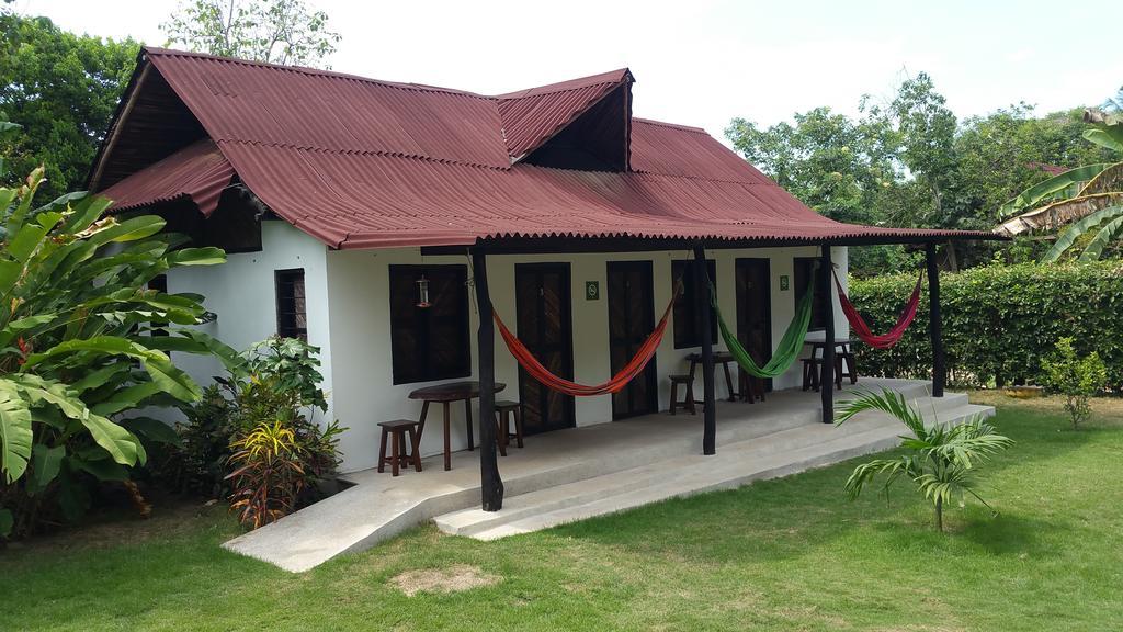 Hostal La Media Luna ปาโลมิโน ภายนอก รูปภาพ