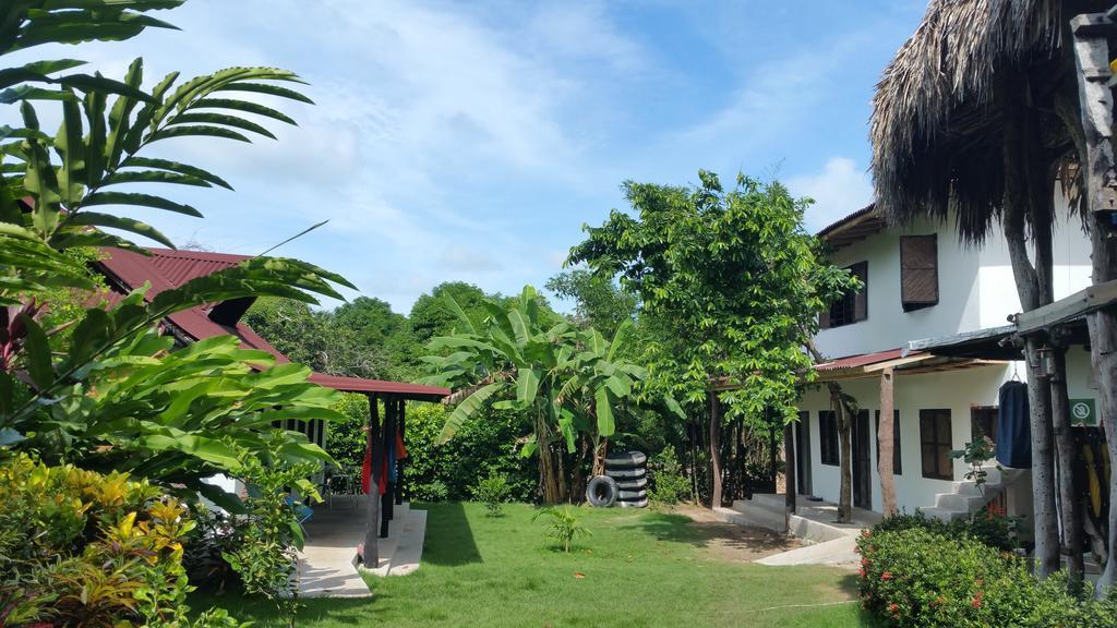 Hostal La Media Luna ปาโลมิโน ภายนอก รูปภาพ