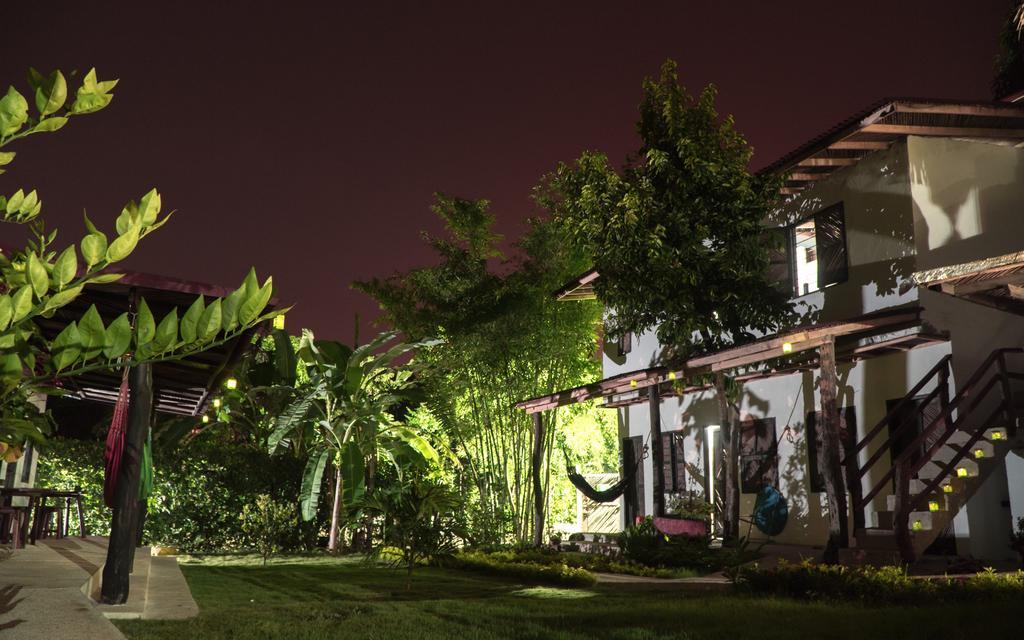 Hostal La Media Luna ปาโลมิโน ภายนอก รูปภาพ