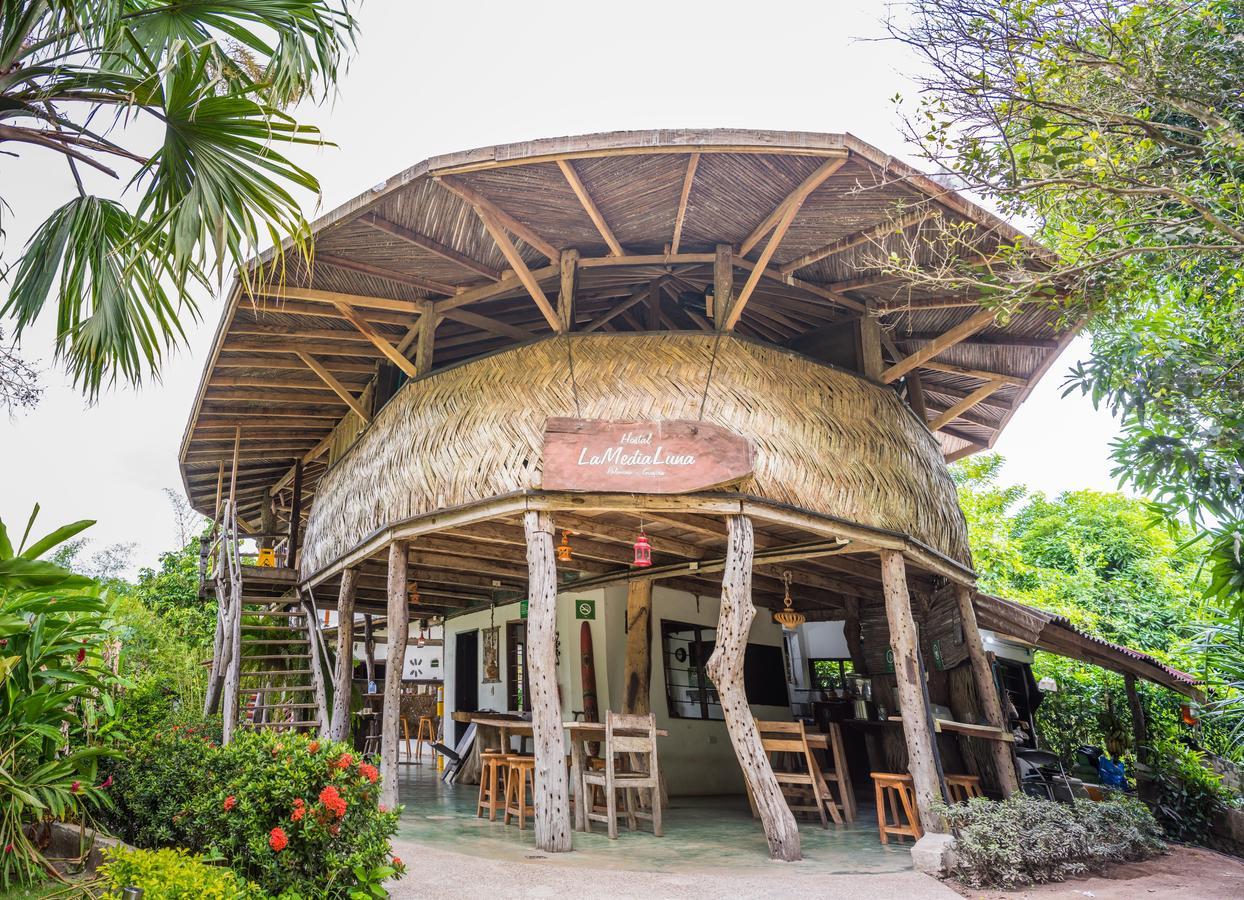 Hostal La Media Luna ปาโลมิโน ภายนอก รูปภาพ