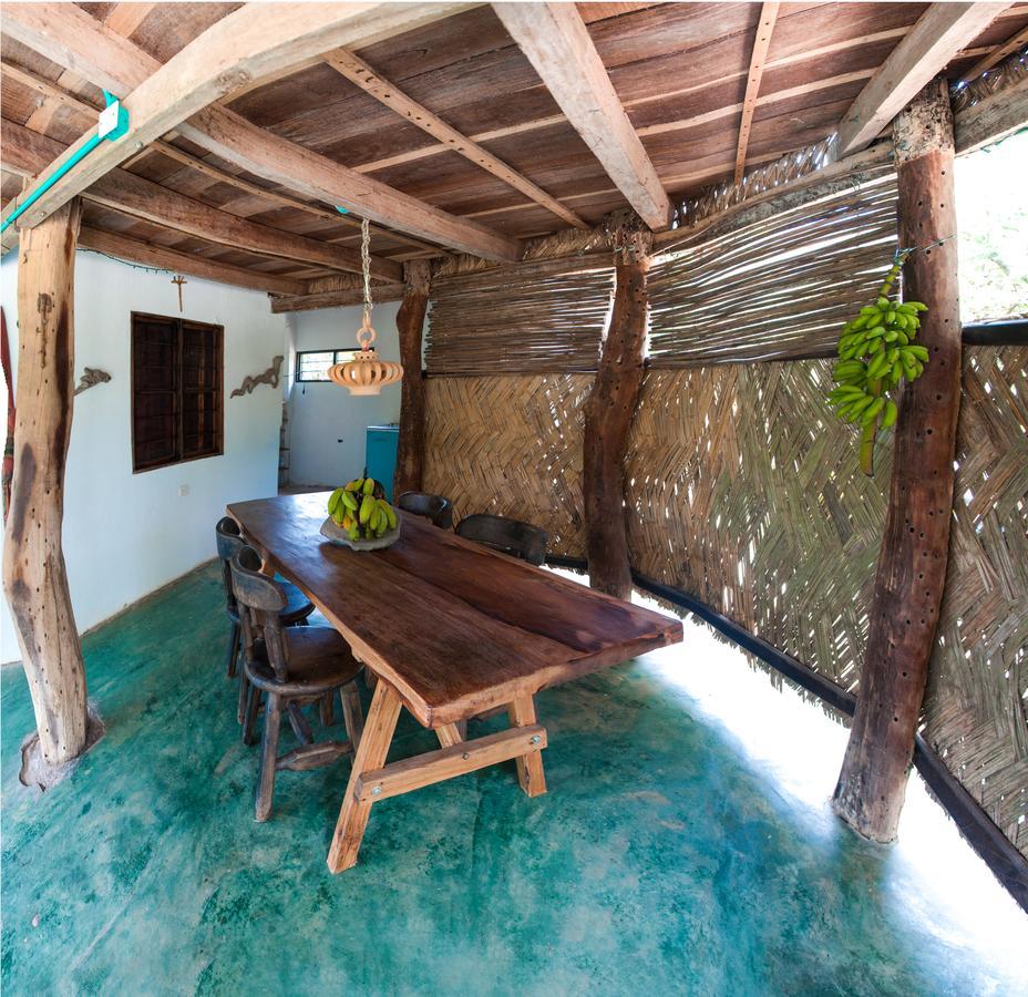 Hostal La Media Luna ปาโลมิโน ภายนอก รูปภาพ