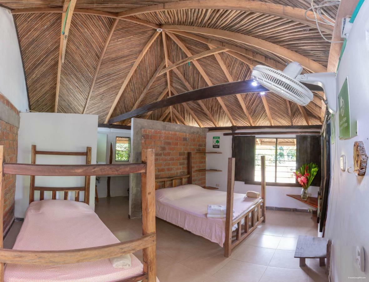Hostal La Media Luna ปาโลมิโน ภายนอก รูปภาพ