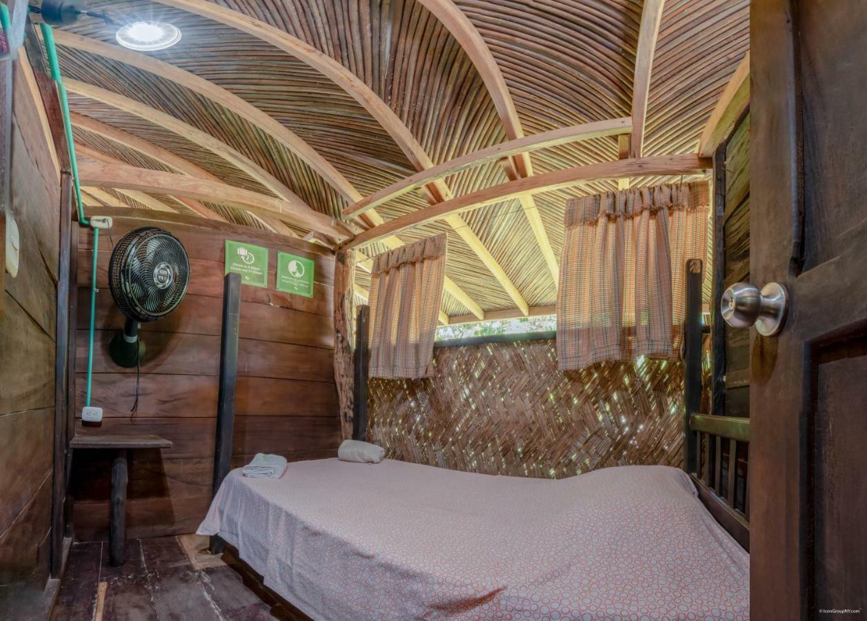 Hostal La Media Luna ปาโลมิโน ภายนอก รูปภาพ